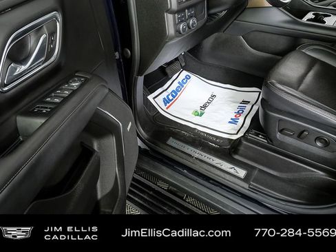 Used 2023 Chevrolet Suburban High Country w/ Premium Package 2 image 9