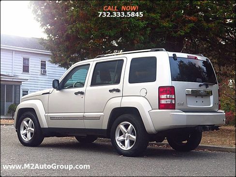 Used 2008 Jeep Liberty Limited w/ Premium Group image 3