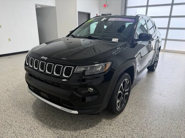 Used 2023 Jeep Compass Limited AWD/4WD image 6