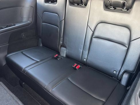 Certified 2023 Nissan Pathfinder SL FWD image 17