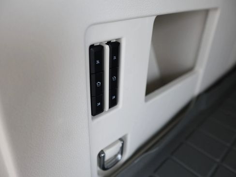 Used 2020 Lincoln Navigator L Black Label w/ Cargo Convenience Package image 40