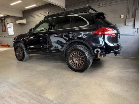 Used 2013 Porsche Cayenne Diesel AWD/4WD image 2