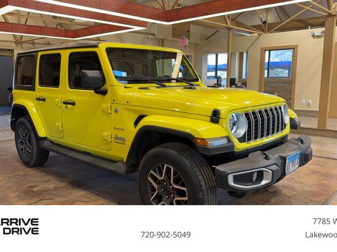 Used 2024 Jeep Wrangler Unlimited Sahara image 1