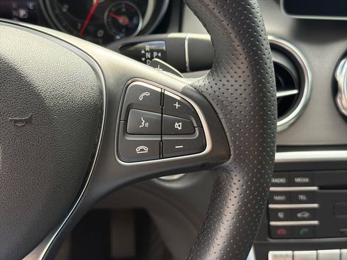 Used 2020 Mercedes-Benz GLA 250 4MATIC image 26