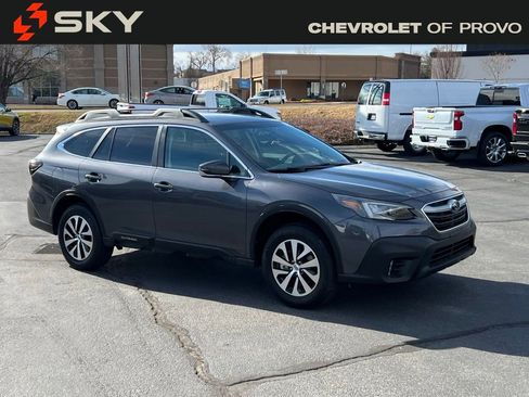 Used 2022 Subaru Outback Premium image 4