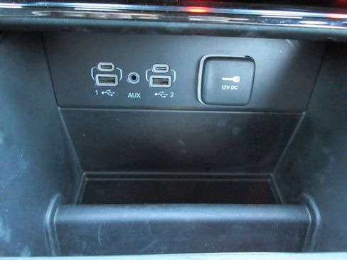 Used 2024 Jeep Grand Cherokee Limited AWD/4WD image 29