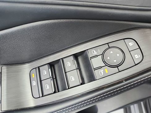 Used 2025 Nissan Rogue SV FWD image 34