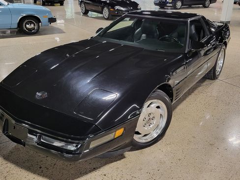 Used 1994 Chevrolet Corvette Coupe RWD image 21