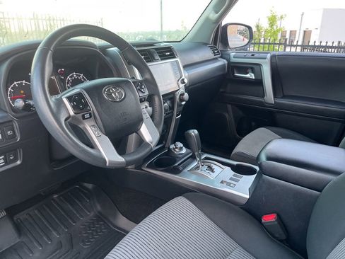 Used 2022 Toyota 4Runner SR5 AWD/4WD image 19