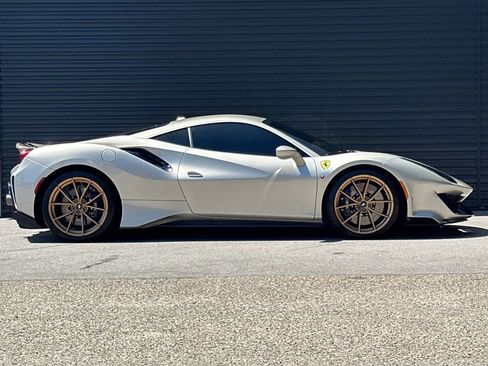 Used 2019 Ferrari 488 Pista Coupe RWD image 9