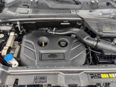 Used 2017 Land Rover Discovery Sport SE image 25