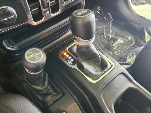 Used 2021 Jeep Wrangler Unlimited Sport image 23