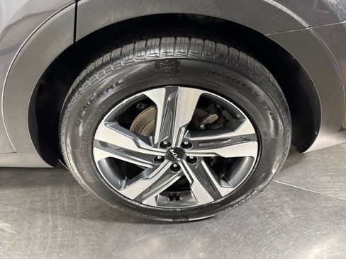 Certified 2022 Kia Sorento EX AWD/4WD image 12