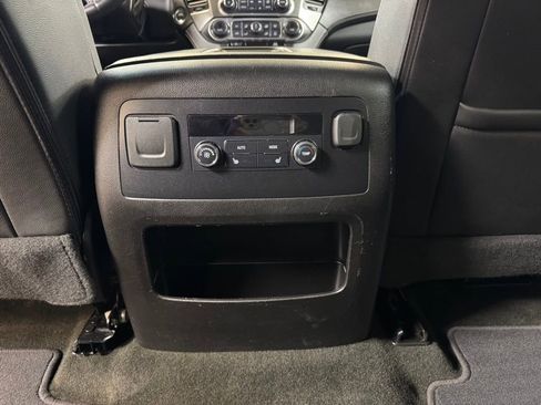 Used 2018 Chevrolet Tahoe LT w/ LT Signature Package image 18