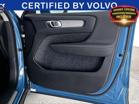 Certified 2025 Volvo XC40 B5 Core AWD/4WD image 24