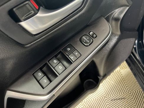 Used 2016 Toyota Camry LE image 12