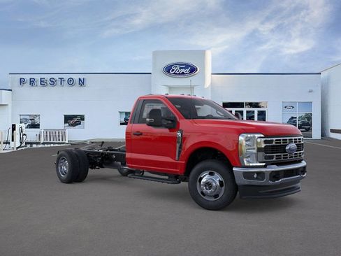 New 2026 Ford F350 XL w/ XL Chrome Package image 7