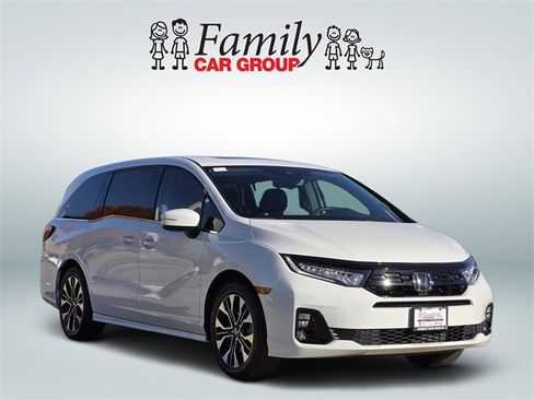 Used 2025 Honda Odyssey Elite image 2