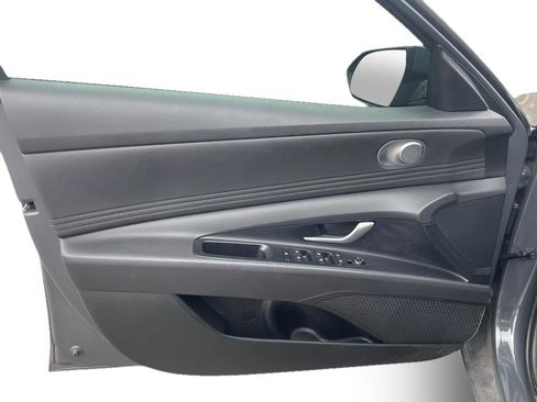 Used 2024 Hyundai Elantra SEL w/ Convenience Package image 8