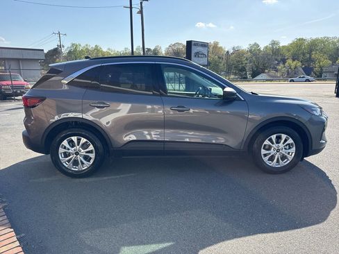 Used 2023 Ford Escape Active w/ Tech Pack #1 image 8