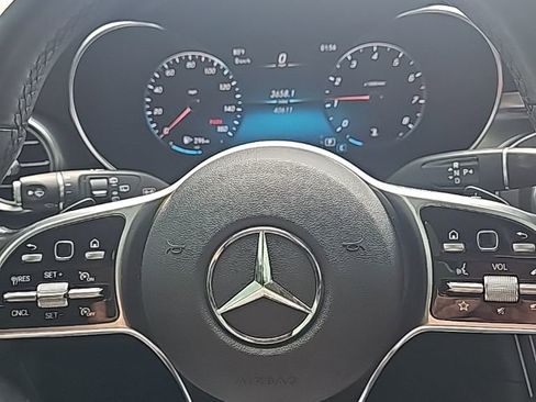 Used 2021 Mercedes-Benz GLC 300 4MATIC image 11