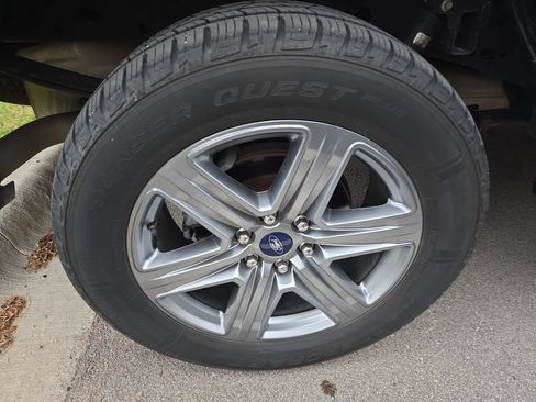 Used 2019 Ford F150 XLT w/ Equipment Group 302A Luxury AWD/4WD image 5