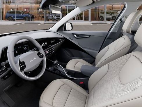New 2025 Kia Niro EX image 17