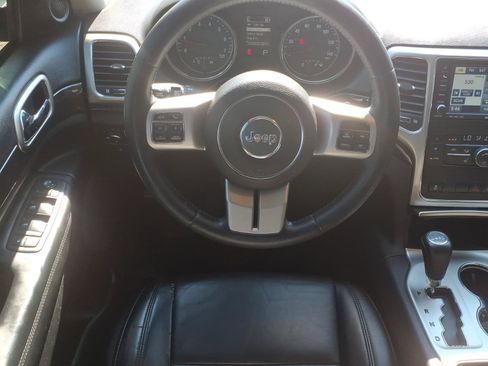 Used 2011 Jeep Grand Cherokee Laredo AWD/4WD image 5