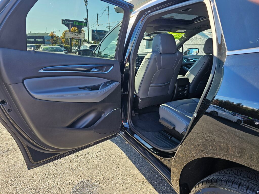Used 2023 Buick Enclave Essence w/ Experience Buick Package AWD/4WD image 17
