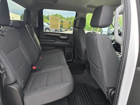Used 2024 Chevrolet Silverado 2500 LT AWD/4WD image 11