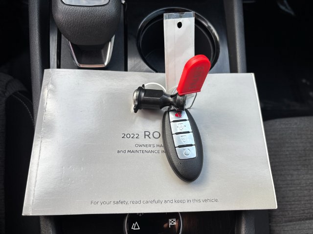 Used 2022 Nissan Rogue SV AWD/4WD image 9
