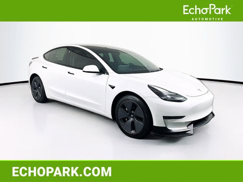 Used 2023 Tesla Model 3 Standard Range image 1