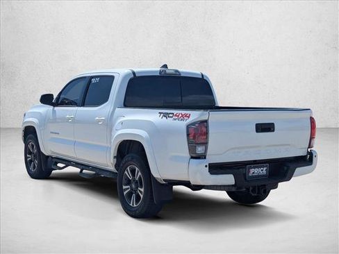 Used 2018 Toyota Tacoma TRD Sport w/ Technology Package image 7