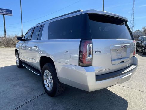 Used 2018 GMC Yukon XL SLT w/ HD Trailering Package image 4