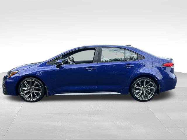 Used 2021 Toyota Corolla SE w/ SE Premium Package FWD image 2