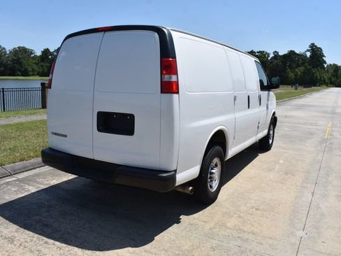 Used 2021 Chevrolet Express 2500 w/ Driver Convenience Package RWD image 4