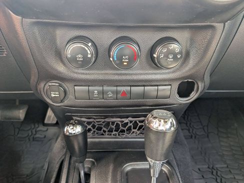 Used 2017 Jeep Wrangler Unlimited Sport w/ Connectivity Group AWD/4WD image 20