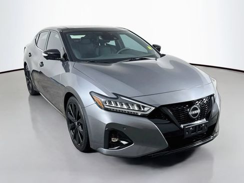 Used 2023 Nissan Maxima SR w/ Sport Mat Group FWD image 3