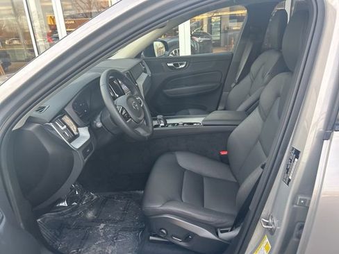 Certified 2025 Volvo XC60 B5 Plus image 17