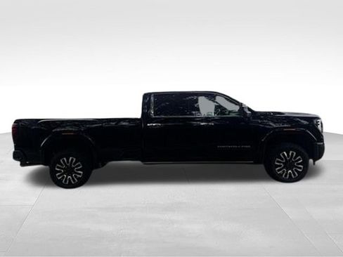 Used 2024 GMC Sierra 2500 Denali Ultimate AWD/4WD image 7