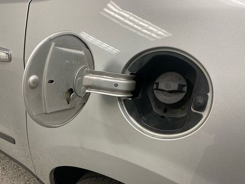 Used 2017 Chevrolet Traverse LS image 13