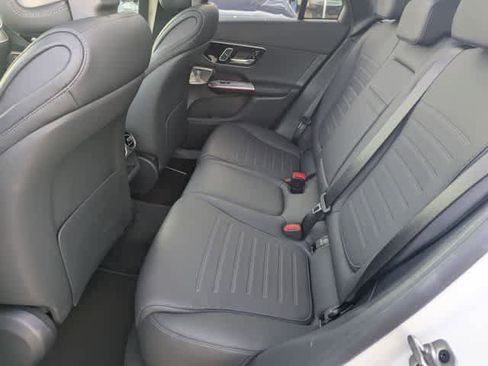Used 2026 Mercedes-Benz GLC 300 image 21