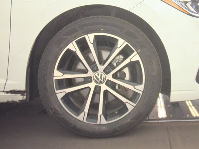 Used 2025 Volkswagen Jetta Sport FWD image 22