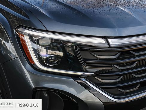 Used 2024 Volkswagen Atlas Cross Sport SE image 10