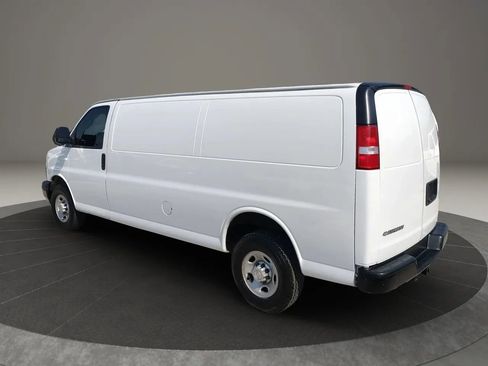 Used 2019 Chevrolet Express 3500 Extended w/ Driver Convenience Package image 5