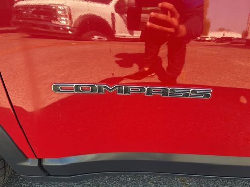 Used 2021 Jeep Compass Sport image 11