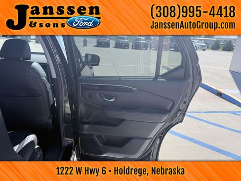 Used 2025 Honda Pilot EX-L image 12