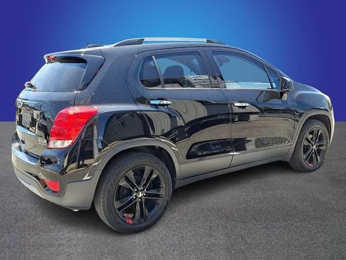 Used 2019 Chevrolet Trax LT w/ Redline Edition FWD image 4