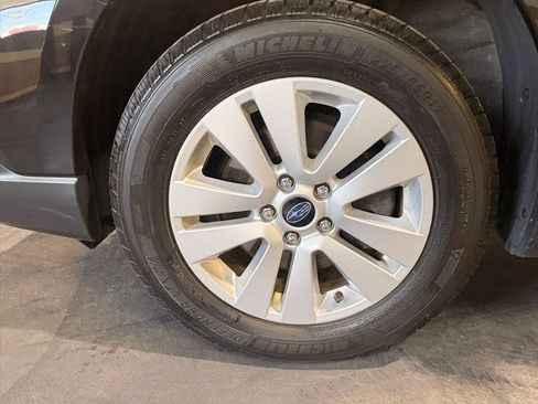Used 2019 Subaru Outback 2.5i Premium AWD/4WD image 33