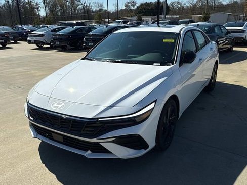 New 2026 Hyundai Elantra SEL Sport Premium w/ Cargo Package FWD image 4